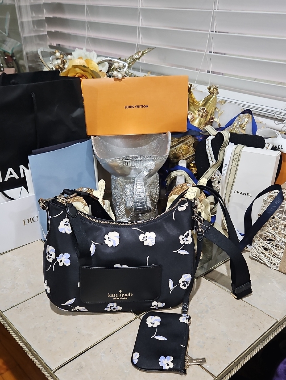 NWT! $299 Kate spade Black Floral Chelsea Crossbody Bonus Bag!